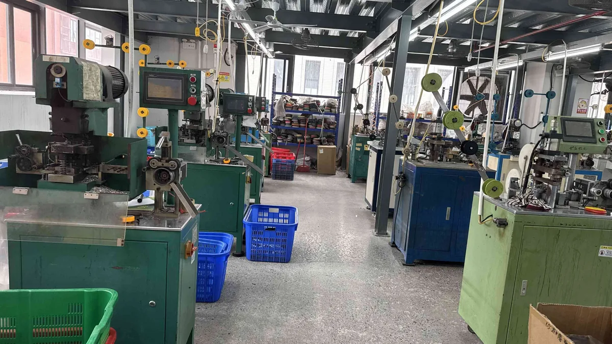 2026'da YKK alternatifleri: premium Çinli fermuar üreticileri için alıcı rehberi